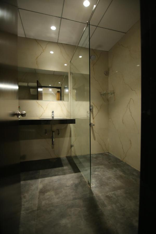 Sri Sri Sri Hotel Khammam Luaran gambar
