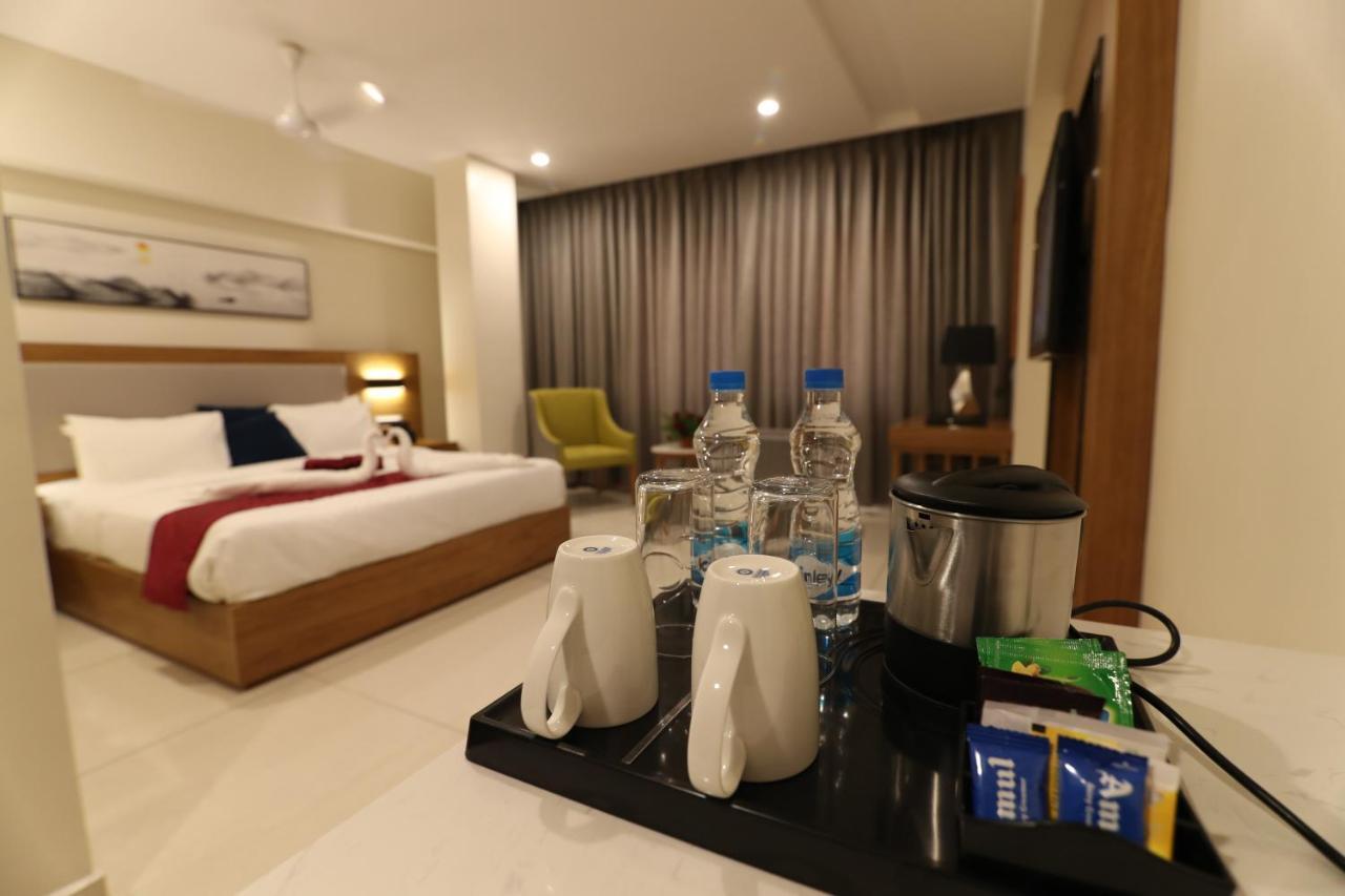 Sri Sri Sri Hotel Khammam Luaran gambar