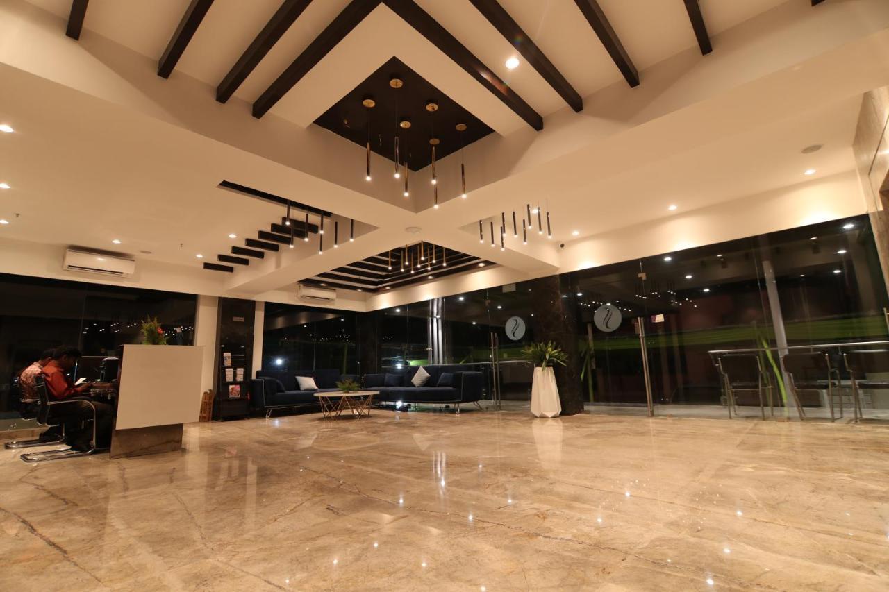 Sri Sri Sri Hotel Khammam Luaran gambar