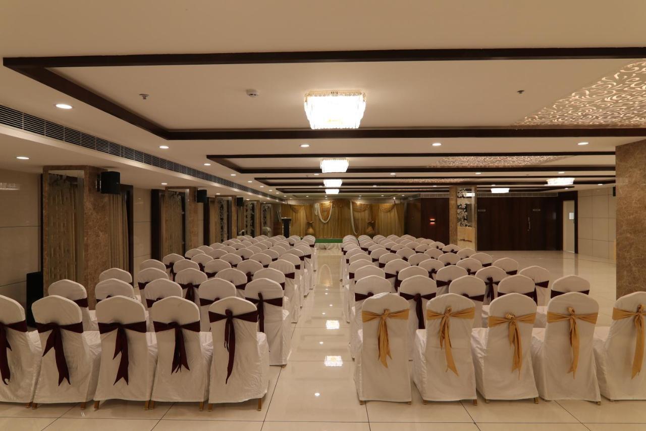 Sri Sri Sri Hotel Khammam Luaran gambar