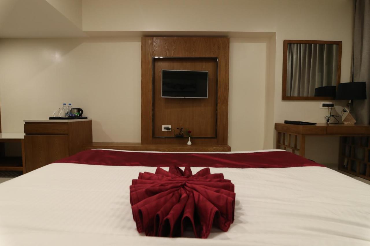 Sri Sri Sri Hotel Khammam Luaran gambar