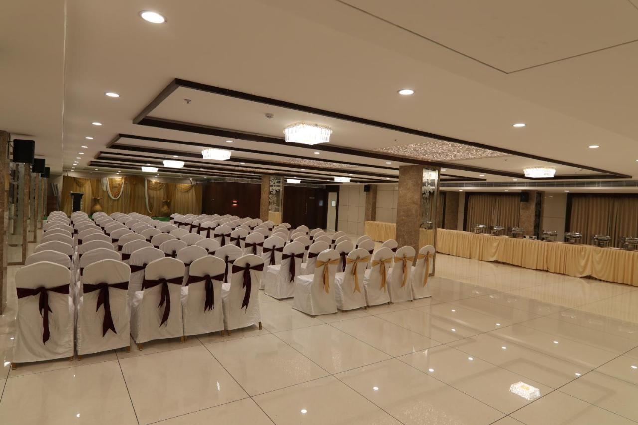 Sri Sri Sri Hotel Khammam Luaran gambar