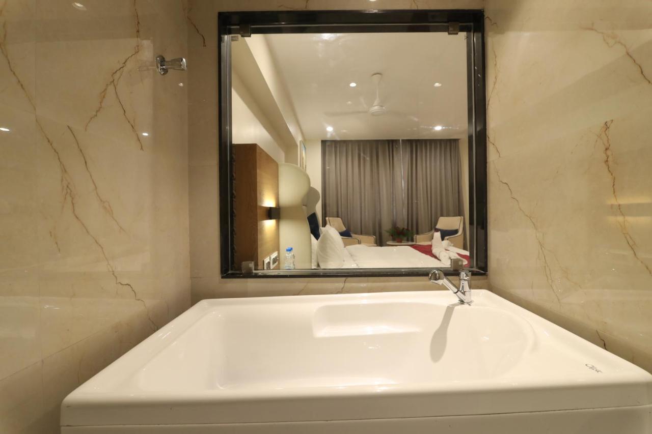 Sri Sri Sri Hotel Khammam Luaran gambar