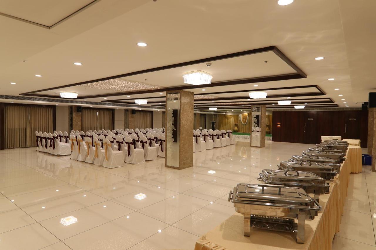 Sri Sri Sri Hotel Khammam Luaran gambar