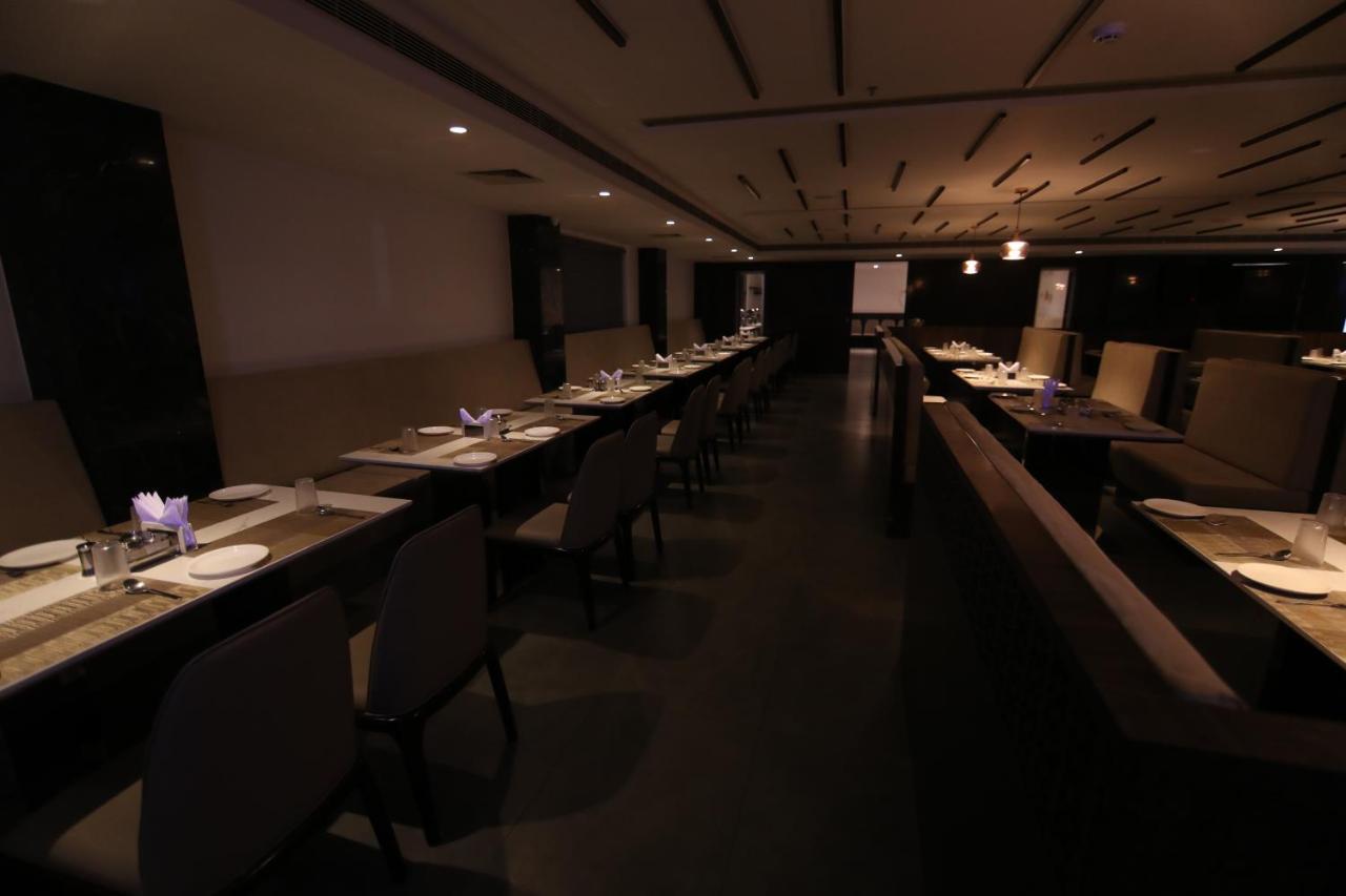 Sri Sri Sri Hotel Khammam Luaran gambar