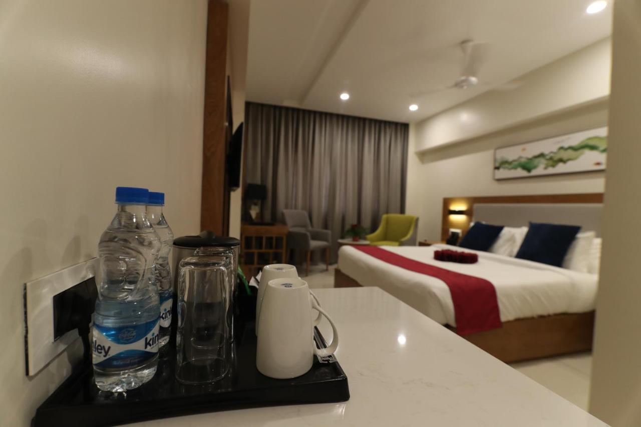 Sri Sri Sri Hotel Khammam Luaran gambar