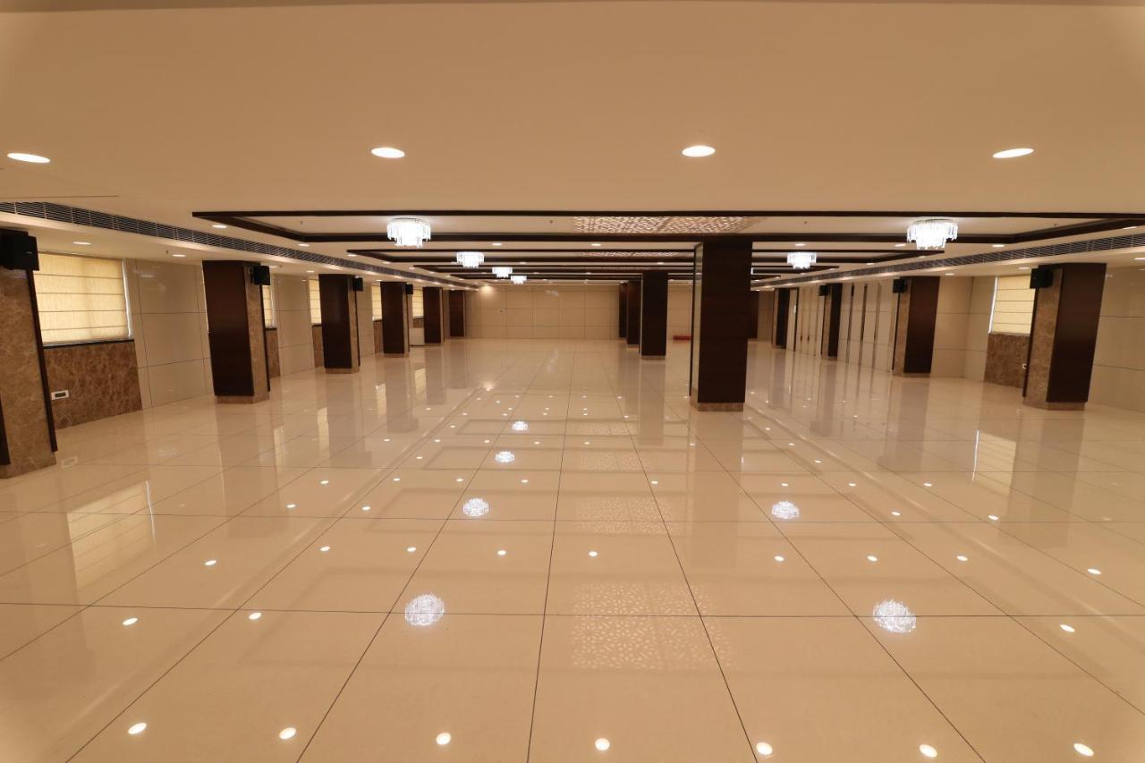 Sri Sri Sri Hotel Khammam Luaran gambar