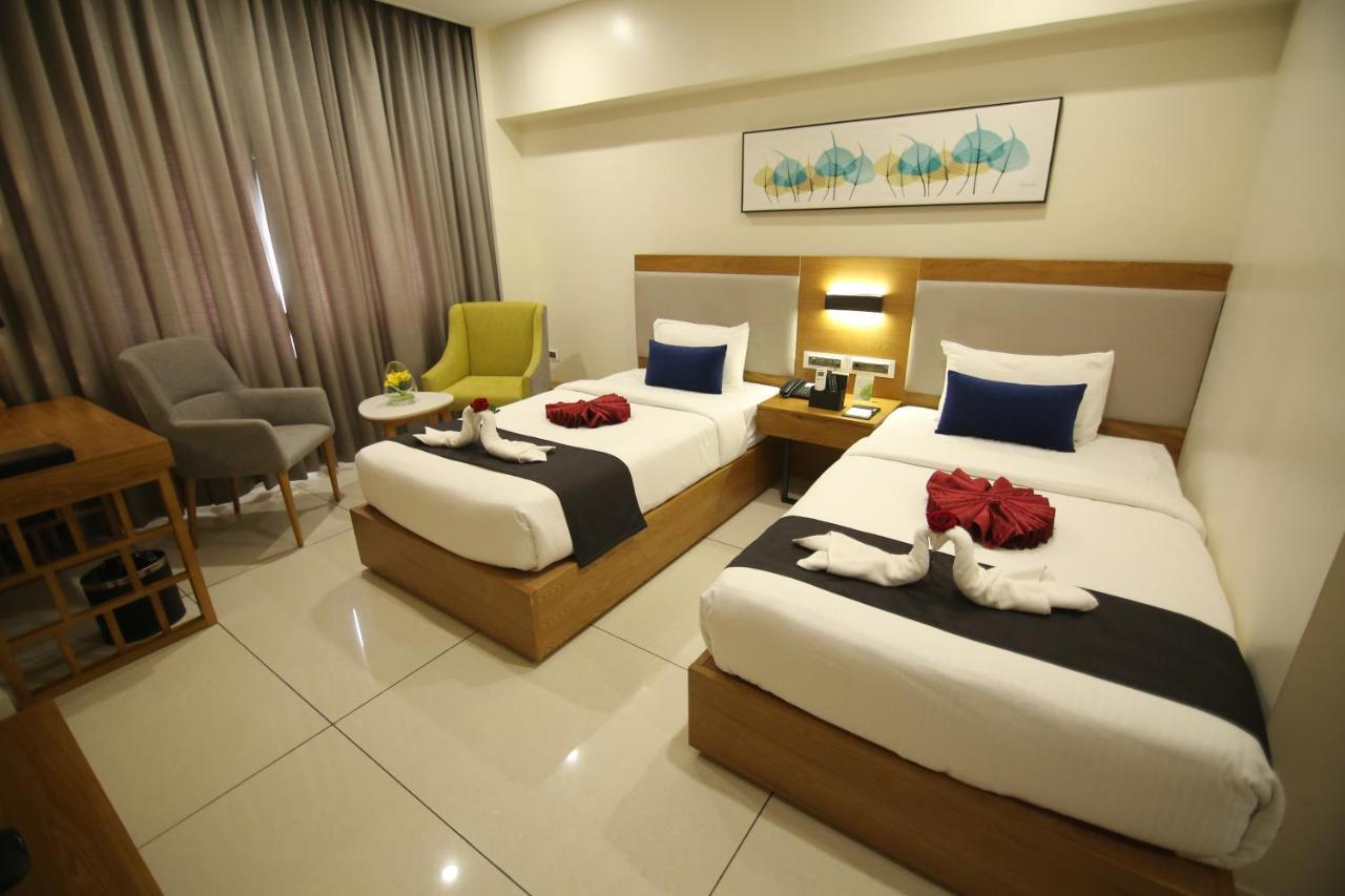 Sri Sri Sri Hotel Khammam Luaran gambar