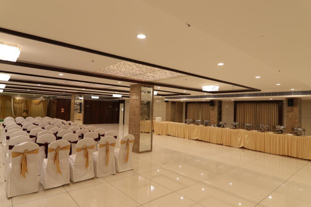 Sri Sri Sri Hotel Khammam Luaran gambar
