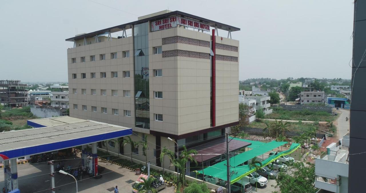 Sri Sri Sri Hotel Khammam Luaran gambar