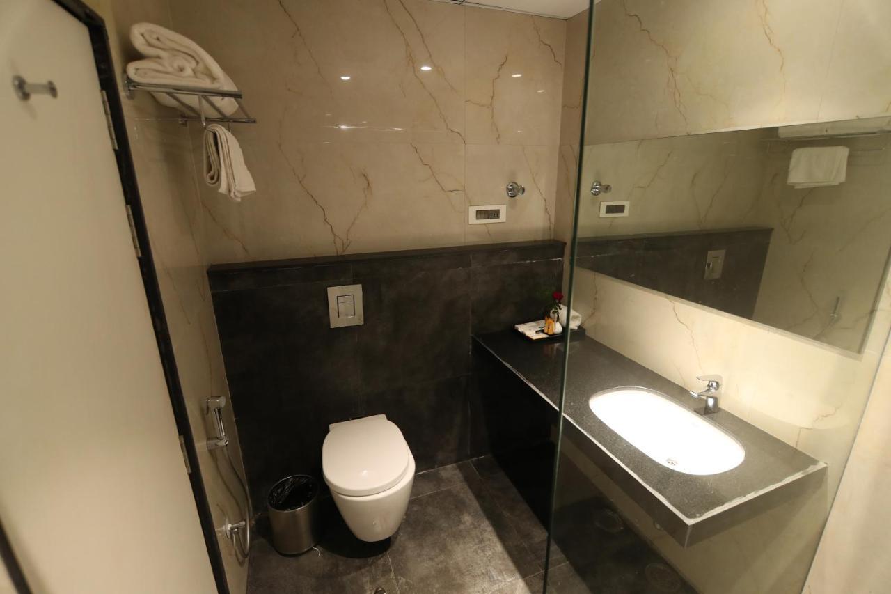 Sri Sri Sri Hotel Khammam Luaran gambar